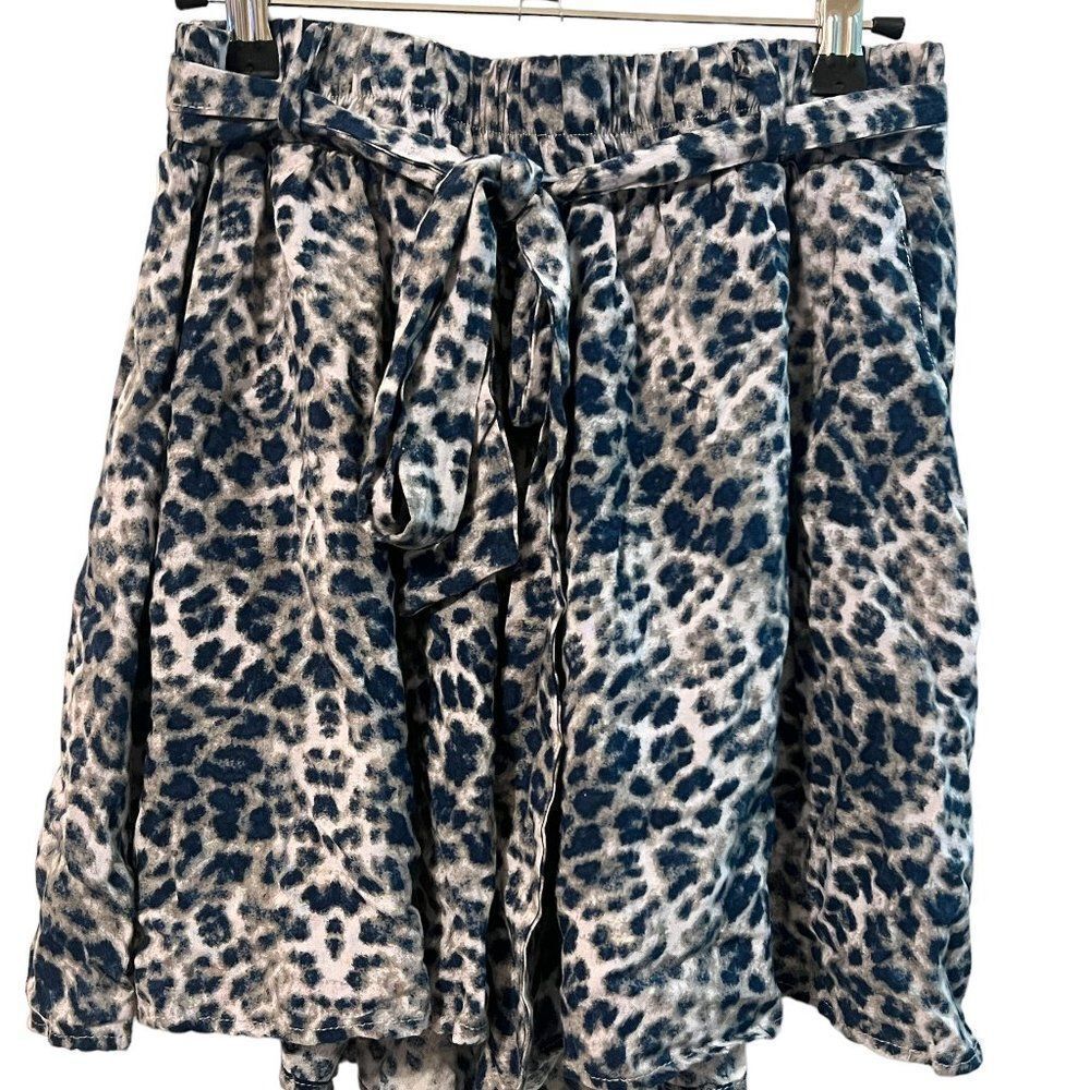 Final Touch- Navy Leopard Flowy Shorts- Size L